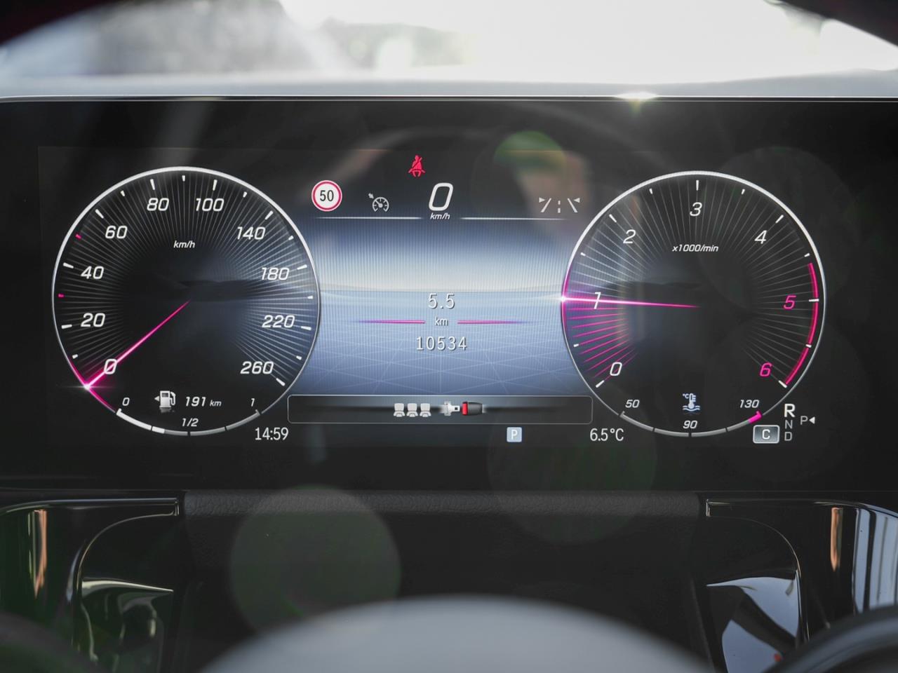 Mercedes-Benz GLA 180 d AMG Totwinkel AHK Premium-Paket SHZ