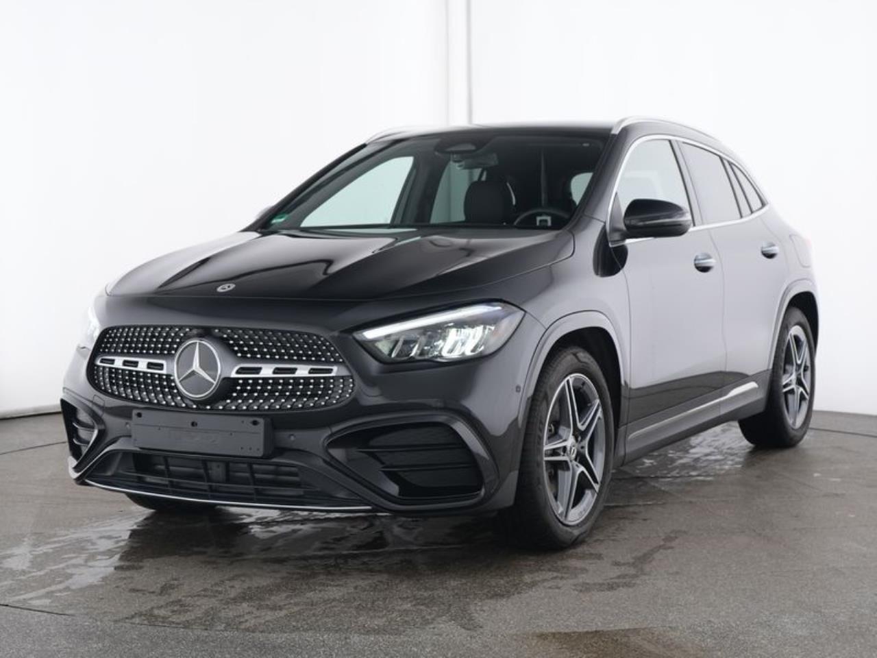 Mercedes-Benz GLA 180 d AMG Totwinkel AHK Premium-Paket SHZ