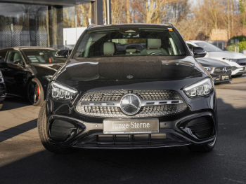 Mercedes-Benz GLA 180 d AMG Totwinkel AHK Premium-Paket SHZ