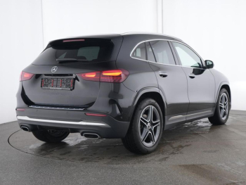 Mercedes-Benz GLA 180 d AMG Totwinkel AHK Premium-Paket SHZ