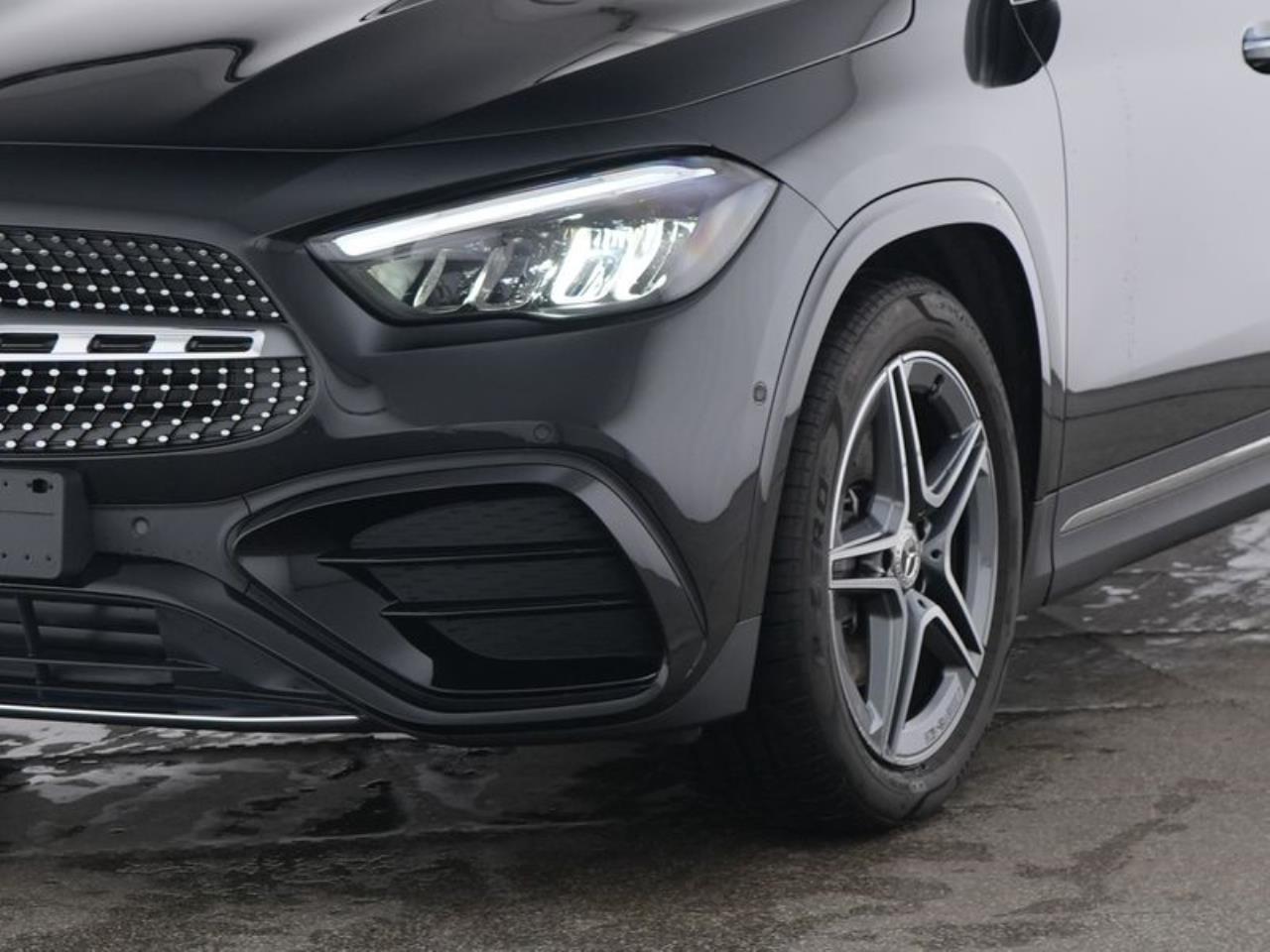 Mercedes-Benz GLA 180 d AMG Totwinkel AHK Premium-Paket SHZ