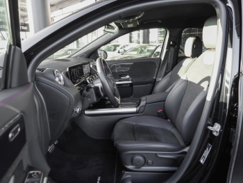 Mercedes-Benz GLA 180 d AMG Totwinkel AHK Premium-Paket SHZ