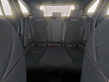 Mercedes-Benz GLA 180 d AMG Totwinkel AHK Premium-Paket SHZ