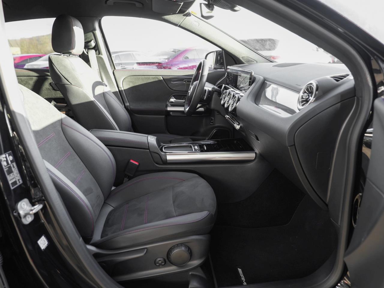 Mercedes-Benz GLA 180 d AMG Totwinkel AHK Premium-Paket SHZ