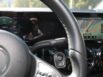 Mercedes-Benz GLA 180 d MBUX Navigation+ SpurH LED Sitzheizung