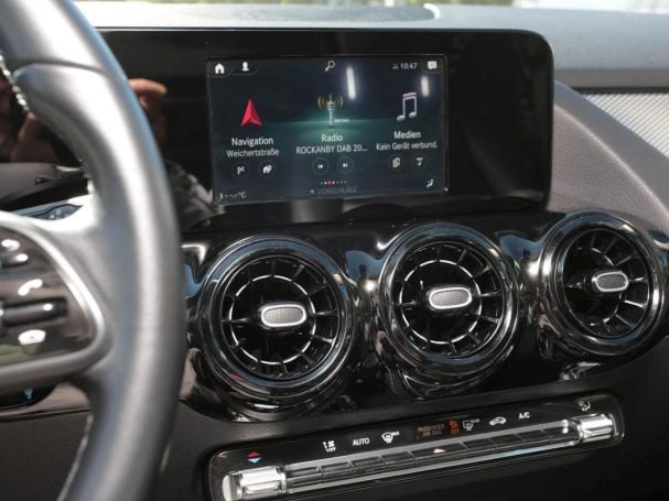 Mercedes-Benz GLA 180 d MBUX Navigation+ SpurH LED Sitzheizung Mercedes-Benz GLA 180 d MBUX Navigation+ SpurH LED Sitzheizung