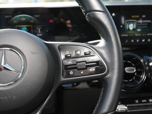 Mercedes-Benz GLA 180 d MBUX Navigation+ SpurH LED Sitzheizung Mercedes-Benz GLA 180 d MBUX Navigation+ SpurH LED Sitzheizung