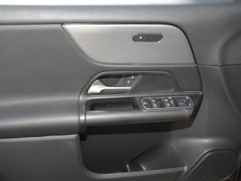 Mercedes-Benz GLA 180 d MBUX Navigation+ SpurH LED Sitzheizung