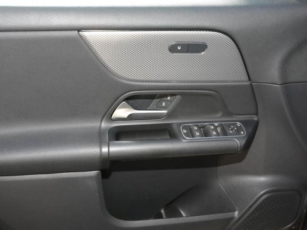 Mercedes-Benz GLA 180 d MBUX Navigation+ SpurH LED Sitzheizung Mercedes-Benz GLA 180 d MBUX Navigation+ SpurH LED Sitzheizung