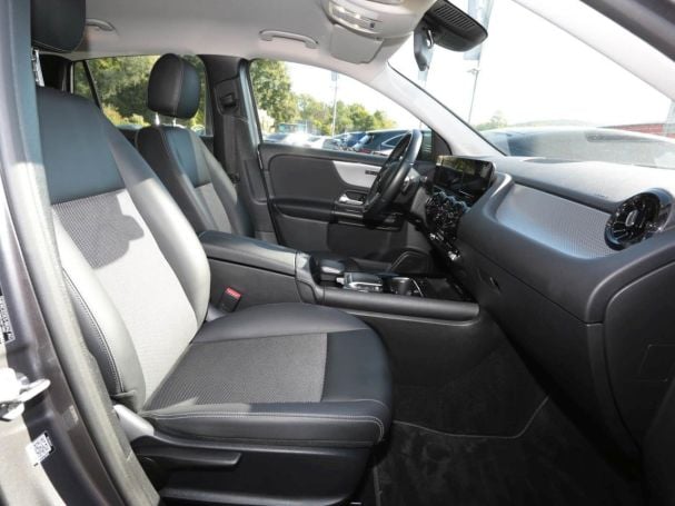 Mercedes-Benz GLA 180 d MBUX Navigation+ SpurH LED Sitzheizung Mercedes-Benz GLA 180 d MBUX Navigation+ SpurH LED Sitzheizung