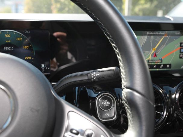 Mercedes-Benz GLA 180 d MBUX Navigation+ SpurH LED Sitzheizung
