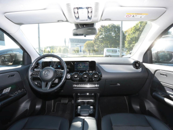 Mercedes-Benz GLA 180 d MBUX Navigation+ SpurH LED Sitzheizung