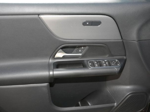 Mercedes-Benz GLA 180 d MBUX Navigation+ SpurH LED Sitzheizung