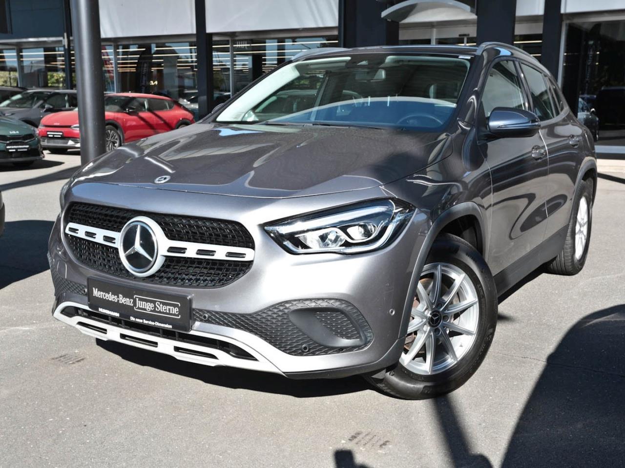 Mercedes-Benz GLA GLA 180 d Geländewagen / SUV mountaingrau