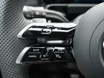 Mercedes-Benz GLA 180 AMG Night Navi Distronic AHK Kamera
