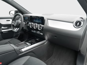 Mercedes-Benz GLA 180 AMG Night Navi Distronic AHK Kamera