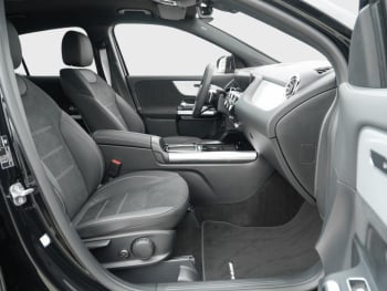 Mercedes-Benz GLA 180 AMG Night Navi Distronic AHK Kamera