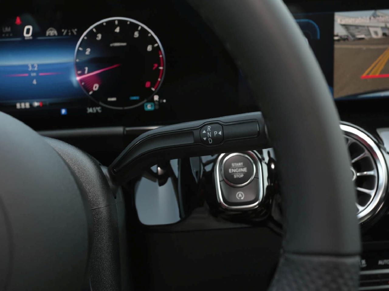 Mercedes-Benz GLA 180 AMG Night MBUX Navi Totwinkel Kamera AHK