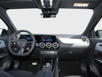 Mercedes-Benz GLA 180 AMG Night MBUX Navi Totwinkel Kamera AHK