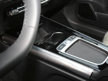 Mercedes-Benz GLA 180 AMG Night MBUX Navi Totwinkel Kamera AHK