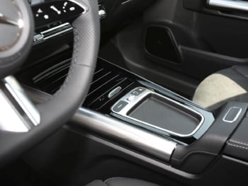 Mercedes-Benz GLA 180 AMG Night MBUX Navi Totwinkel Kamera AHK