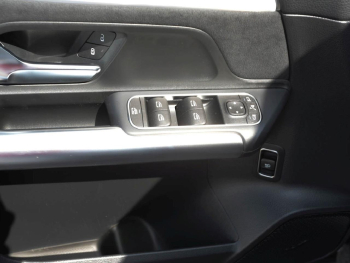 Mercedes-Benz GLA 180 AMG Night MBUX Navi Totwinkel Kamera AHK