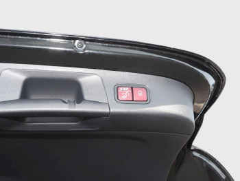 Mercedes-Benz GLA 180 AMG Night MBUX Navi Totwinkel Kamera AHK