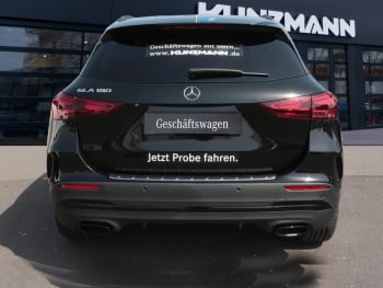 Mercedes-Benz GLA 180 AMG Night MBUX Navi Totwinkel Kamera AHK