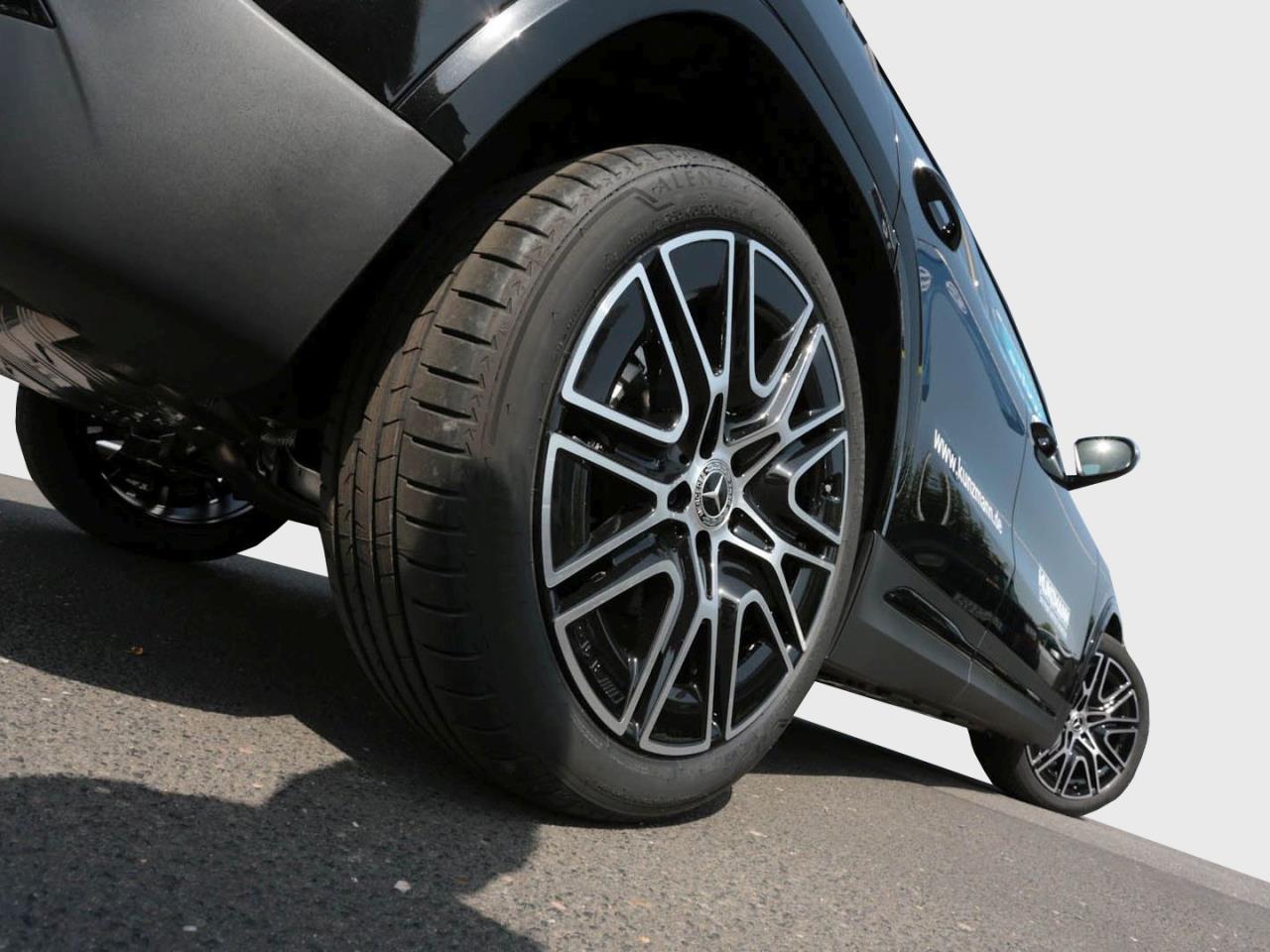 Mercedes-Benz GLA 180 AMG Night MBUX Navi Totwinkel Kamera AHK