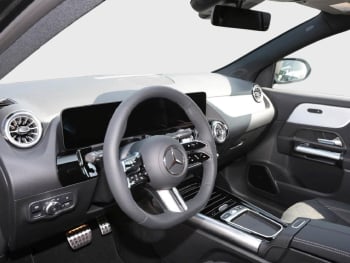 Mercedes-Benz GLA 180 AMG Night MBUX Navi Totwinkel Kamera AHK