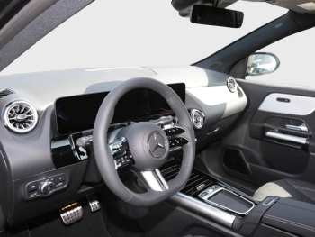 Mercedes-Benz GLA 180 AMG Night MBUX Navi Totwinkel Kamera AHK