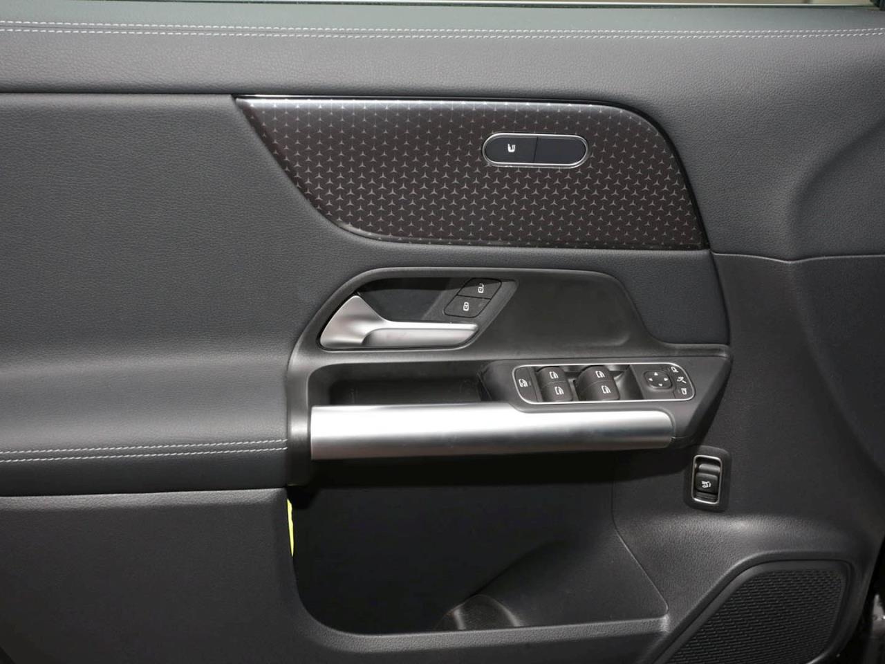 Mercedes-Benz GLA 180 Progressive Navi AHK Kamera Lenkradhzg