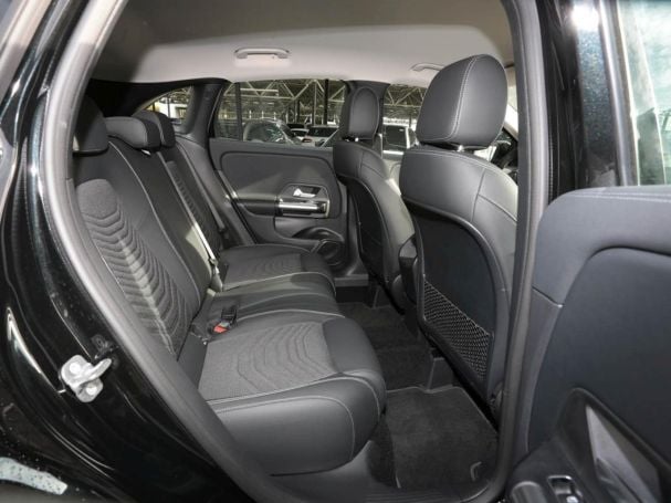 Mercedes-Benz GLA 180 Progressive Navi AHK Kamera Lenkradhzg