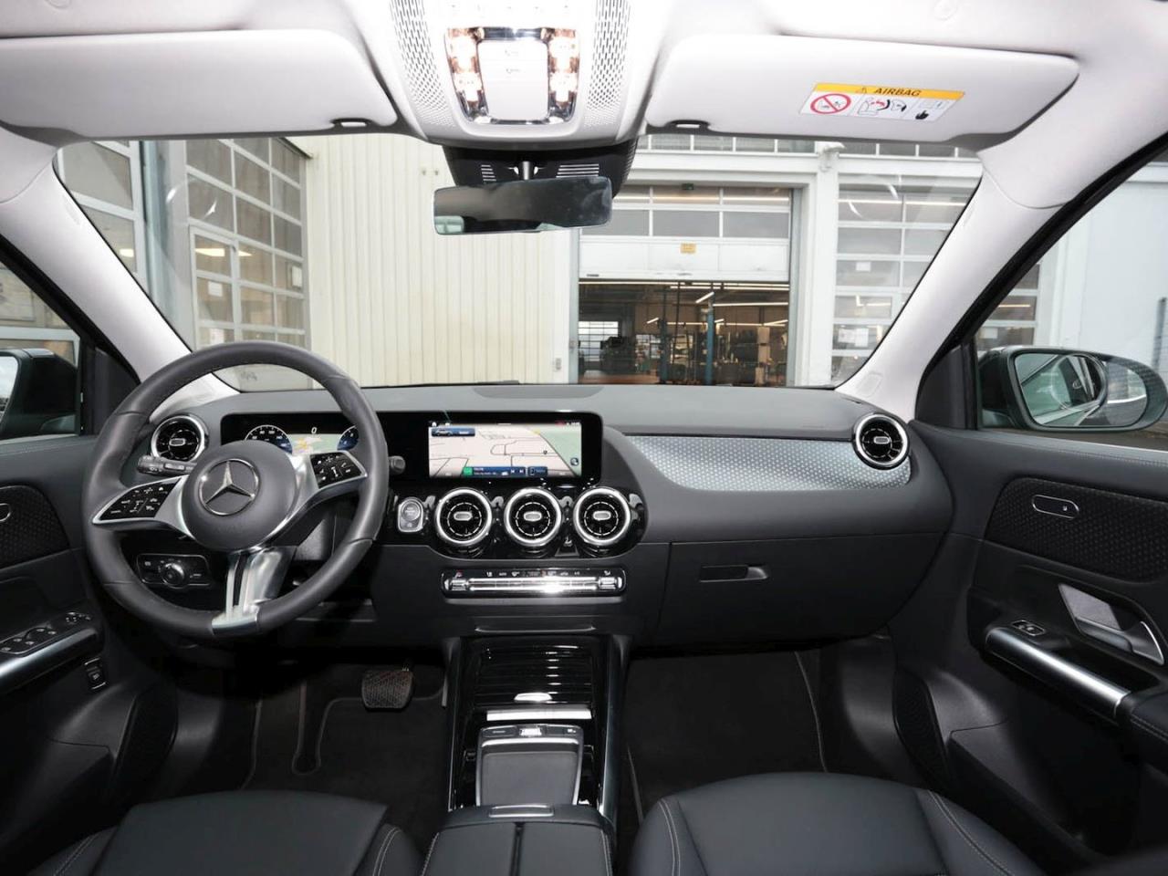 Mercedes-Benz GLA 180 Progressive Navi AHK Kamera Lenkradhzg