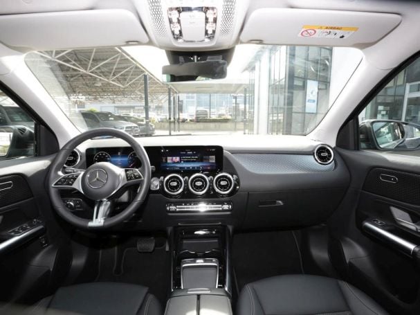 Mercedes-Benz GLA 180 Progressive Navi AHK Kamera Lenkradhzg