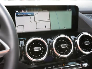 Mercedes-Benz GLA 180 Progressive Navi AHK Kamera Lenkradhzg