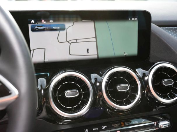 Mercedes-Benz GLA 180 Progressive Navi AHK Kamera Lenkradhzg