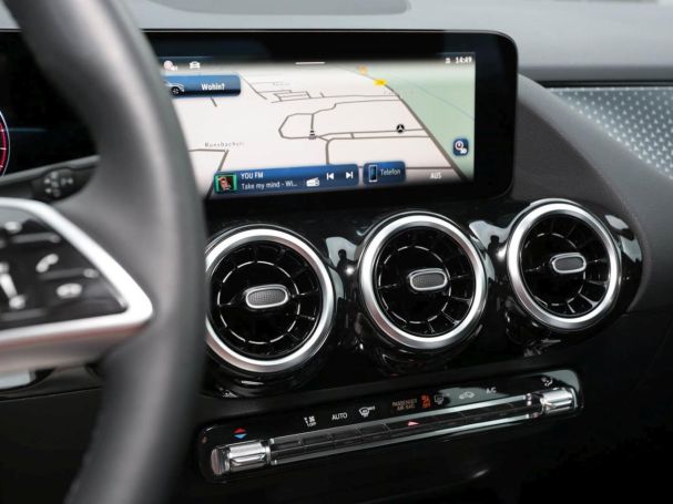 Mercedes-Benz GLA 180 Progressive Navi AHK Kamera Lenkradhzg
