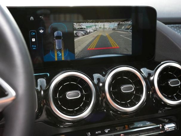 Mercedes-Benz GLA 180 Progressive Navi AHK Kamera Lenkradhzg