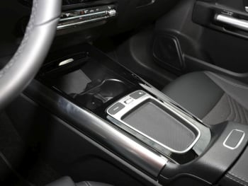 Mercedes-Benz GLA 180 Progressive Navi AHK Kamera Lenkradhzg