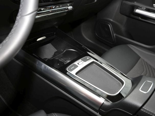 Mercedes-Benz GLA 180 Progressive Navi AHK Kamera Lenkradhzg