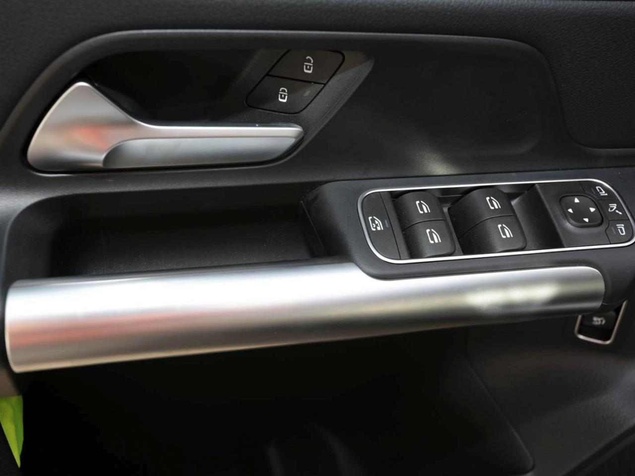 Mercedes-Benz GLA 180 Progressive Navi AHK Kamera Lenkradhzg