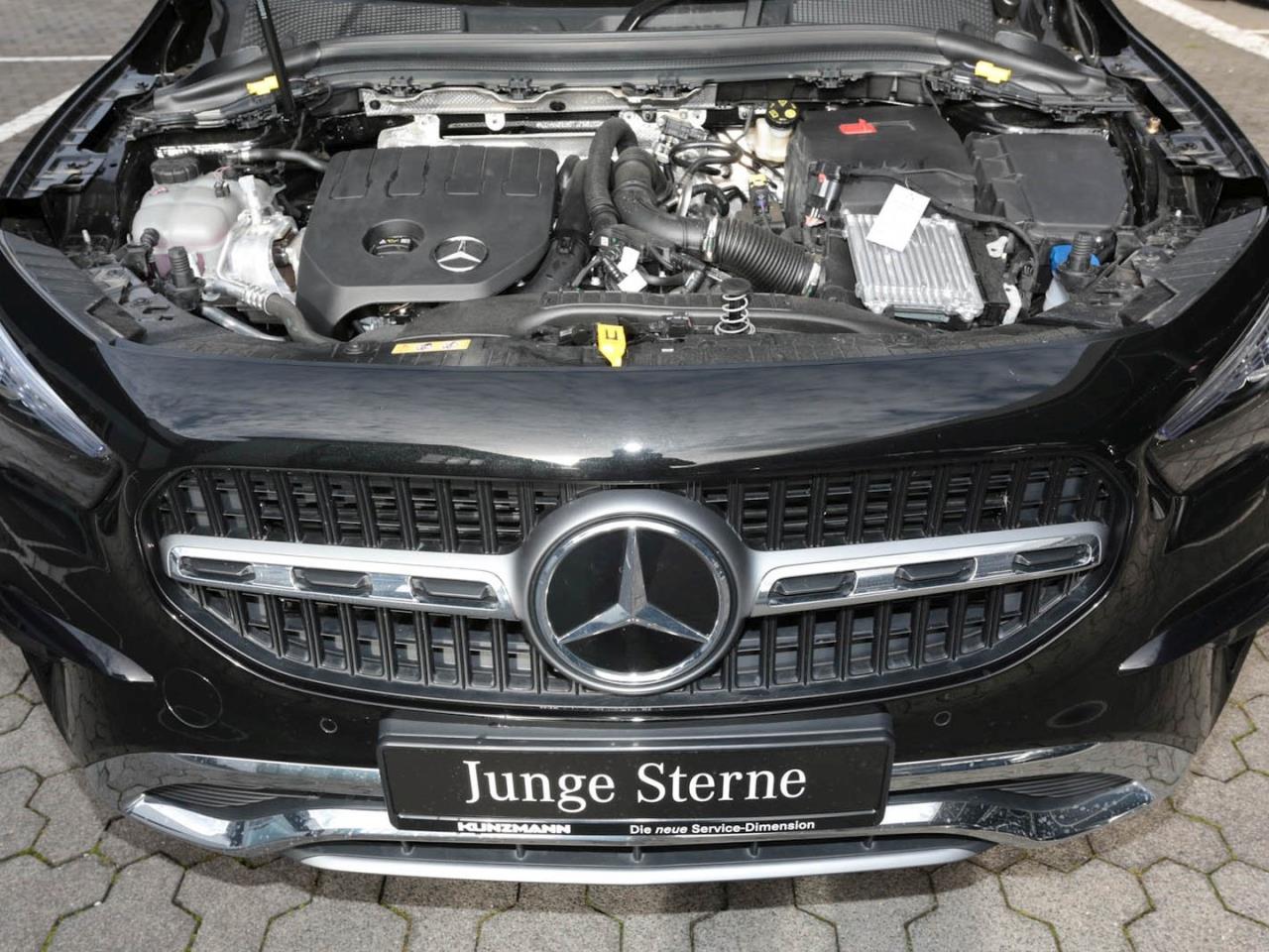 Mercedes-Benz GLA 180 Progressive Navi AHK Kamera Lenkradhzg