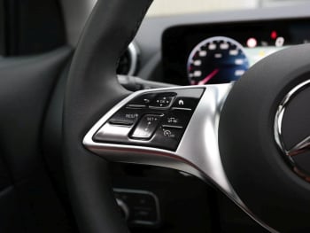 Mercedes-Benz GLA 180 Progressive Navi AHK Kamera Lenkradhzg
