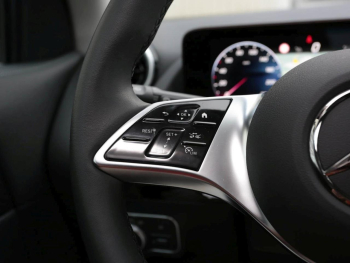 Mercedes-Benz GLA 180 Progressive Navi AHK Kamera Lenkradhzg