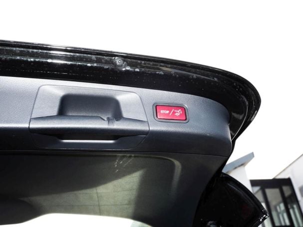 Mercedes-Benz GLA 180 Progressive Navi AHK Kamera Lenkradhzg