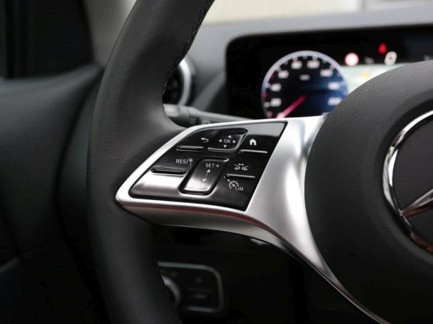 Mercedes-Benz GLA 180 Progressive Navi AHK Kamera Lenkradhzg