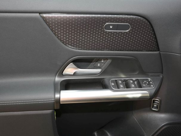 Mercedes-Benz GLA 180 Progressive Navi AHK Kamera Lenkradhzg