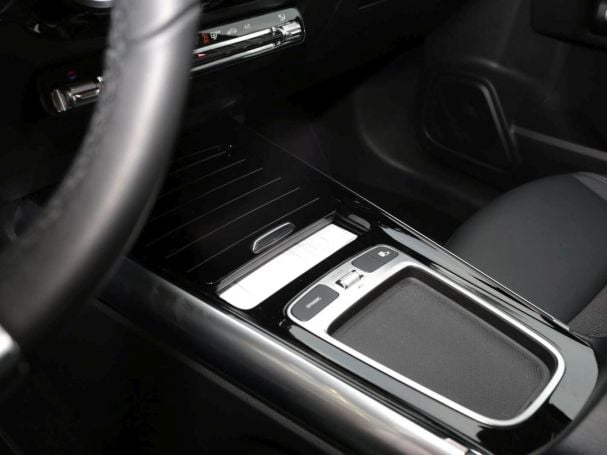 Mercedes-Benz GLA 180 Progressive Navi AHK Kamera Lenkradhzg