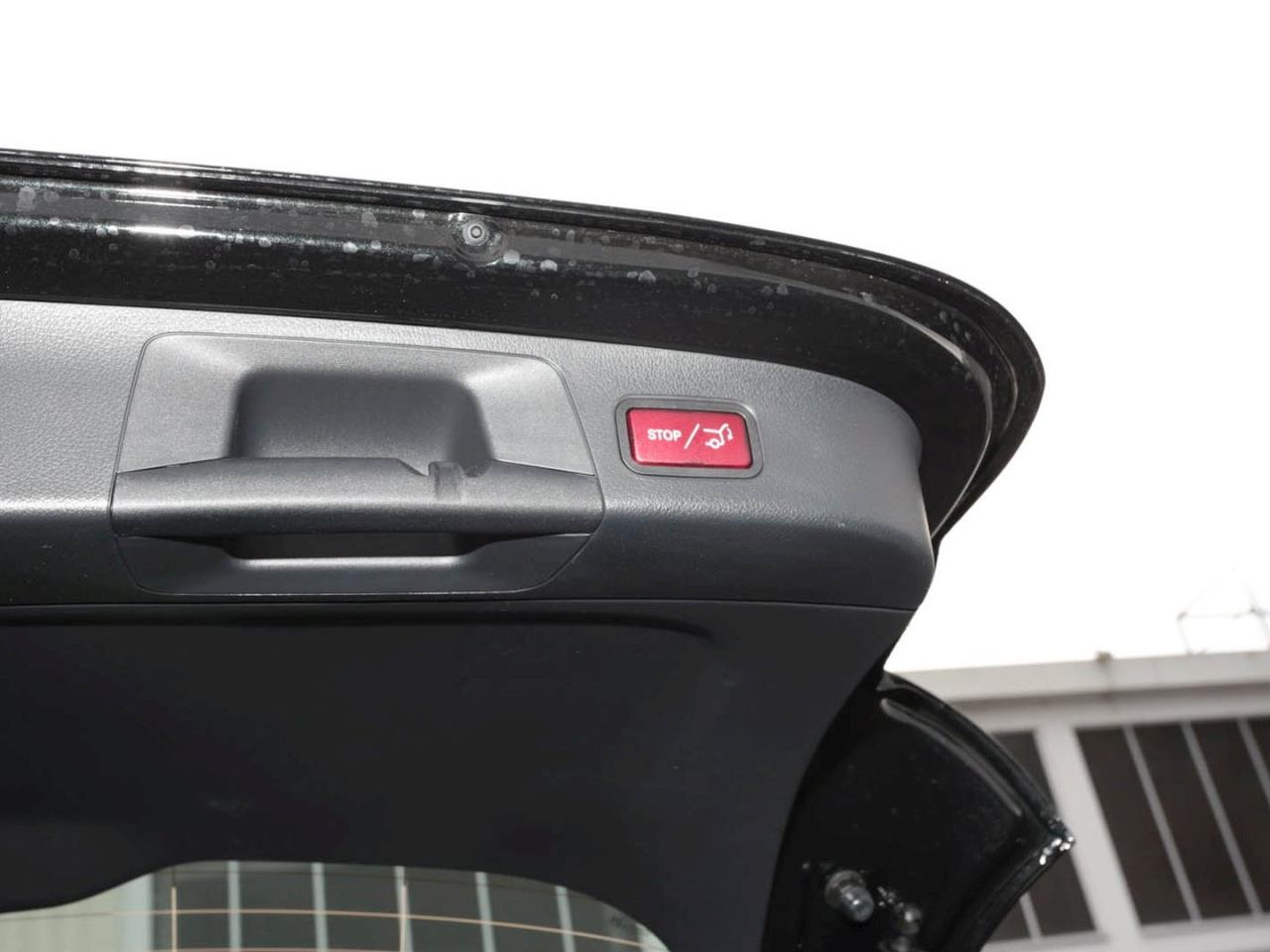 Mercedes-Benz GLA 180 Progressive Navi AHK Kamera Lenkradhzg